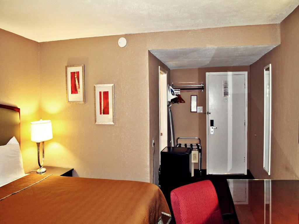 The Inn At Alamo / Riverwalk / Convention Center سان أنطونيو المظهر الخارجي الصورة