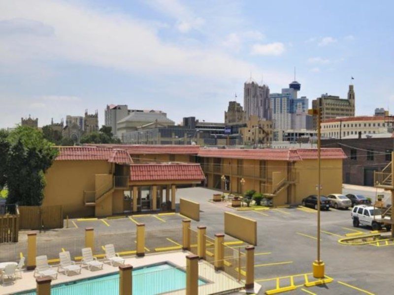 The Inn At Alamo / Riverwalk / Convention Center سان أنطونيو المظهر الخارجي الصورة